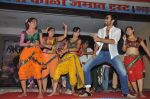 Jackky Bhagnani unveils Rangrezz Gangnam video at Dharavi slums in Mumbai on 4th March 2013 (27).JPG
